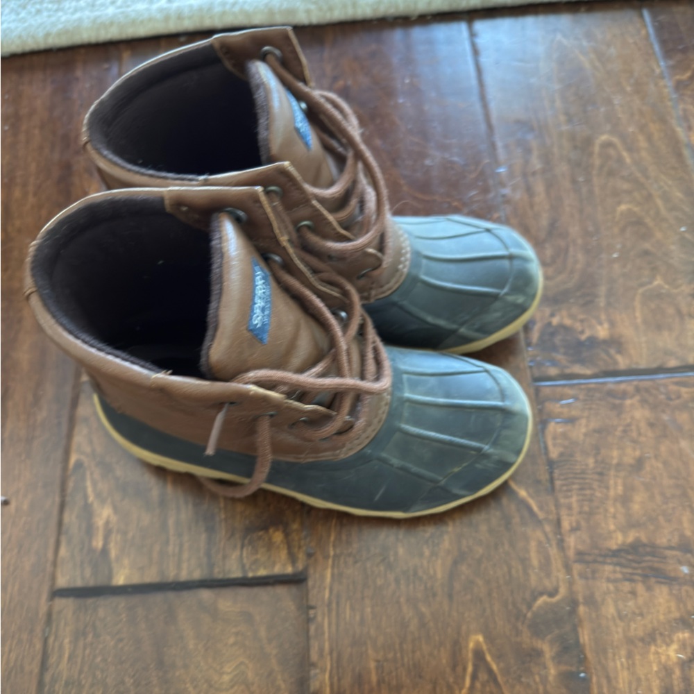 Sperry boys boots size 13